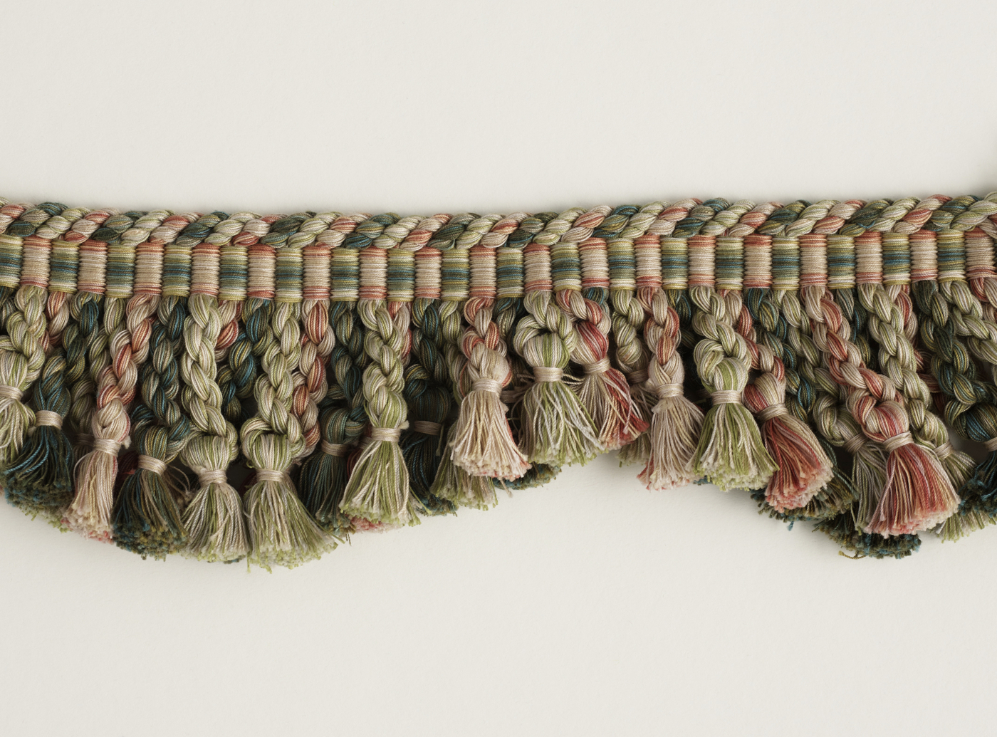 908 Scalloped Fringe