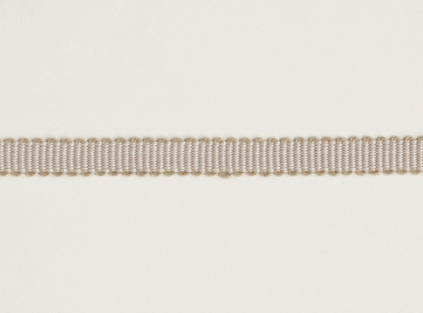 937 1cm Straight Edge Braid